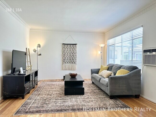 Foto del edificio - 404 N Palm Dr