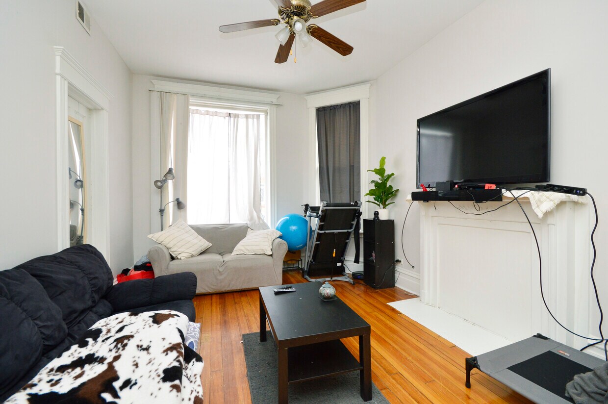 Foto principal - 2735 W Potomac Ave