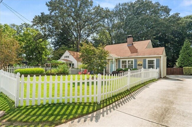 Foto del edificio - 259 Spence Ave SE