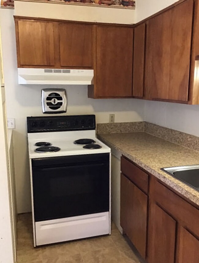 Foto del edificio - 3-Bedroom, 1-Bath Duplex on Mountain View Drive