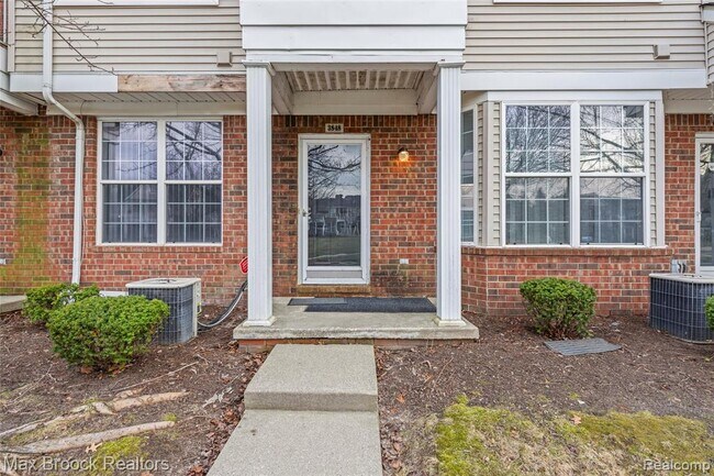 Foto del edificio - 3848 Cherry Creek Ln