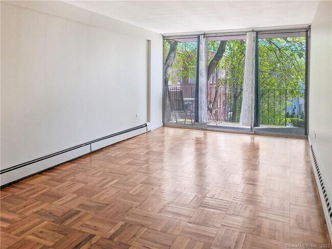 Foto del edificio - 87 Glenbrook Rd