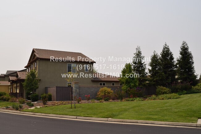 Building Photo - Gated West Roseville Spacious 4 Bed 3 Bath