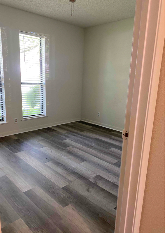Building Photo - 209 Loesch Dr