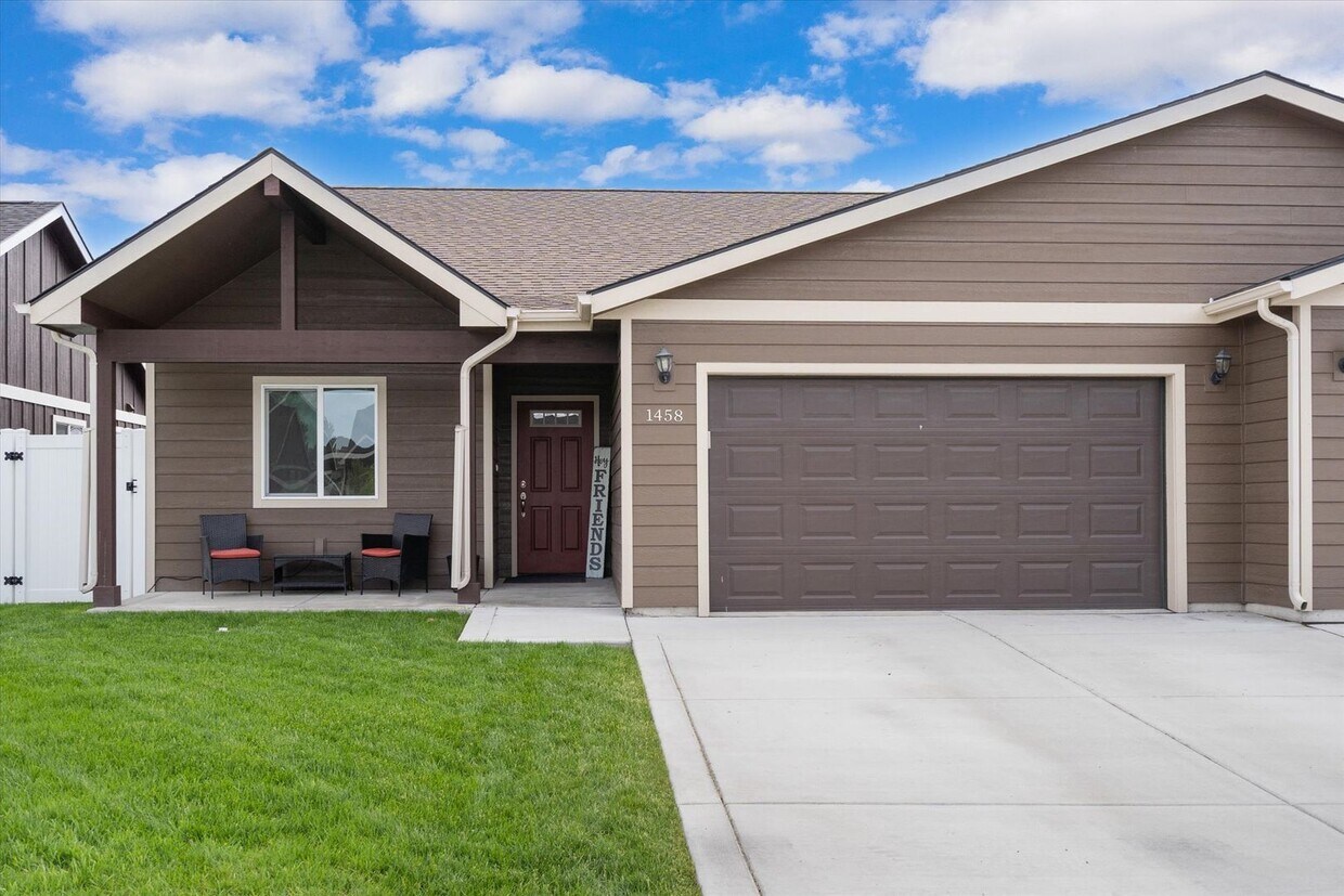 Foto principal - Stunning Townhome with Mountain Views for ...