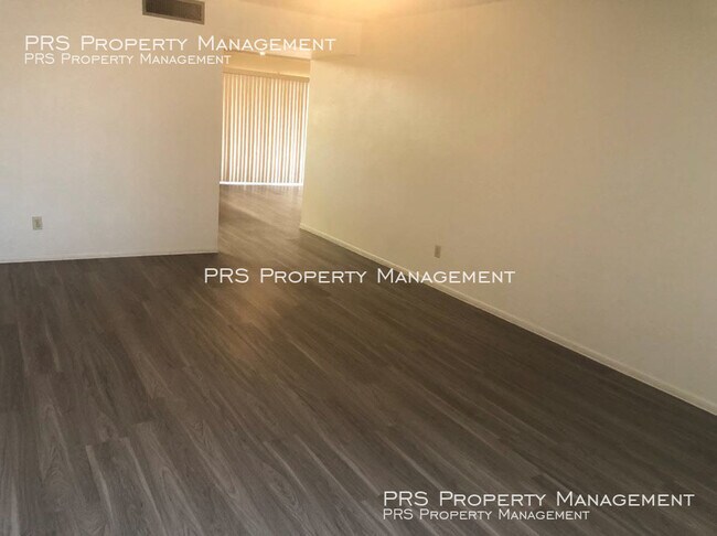 Building Photo - 5309 S River Dr