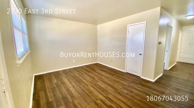 Building Photo - RENT is $695 + Pay $0 deposit at Move-In