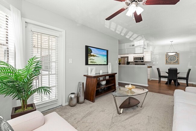 Living Room - Franklin Woods - Students: Save up to 10%! Apartments