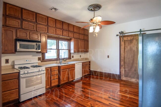 Building Photo - Remodeled 3-Bed Country Home