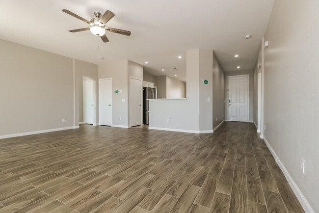 Building Photo - 709 E Whyman Ave