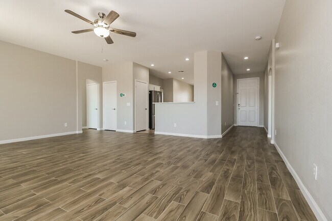 Foto del edificio - 709 E Whyman Ave