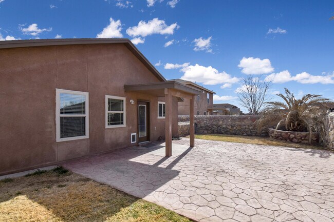 Building Photo - 14229 Poets Rock Ln