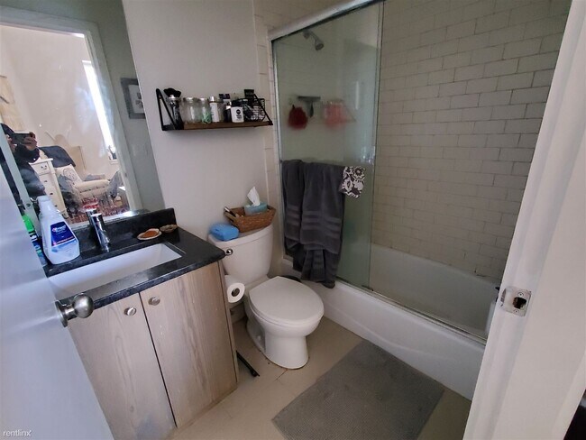 Building Photo - 1 br, 1 bath  - 460 Harrison Ave # U-365