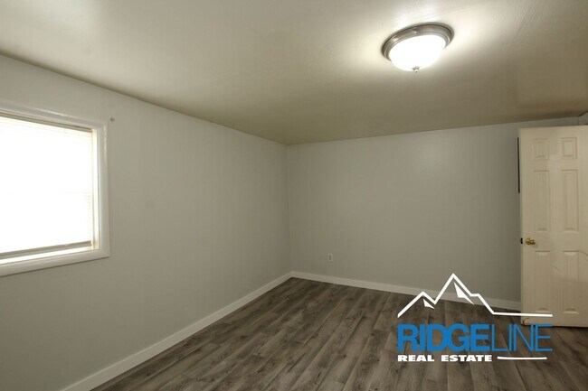 Foto del edificio - Great Smaller Home for Lease!