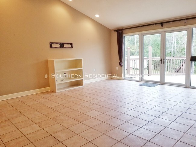 Building Photo - 5BD/3BA on  2 acres near Navy Federal
