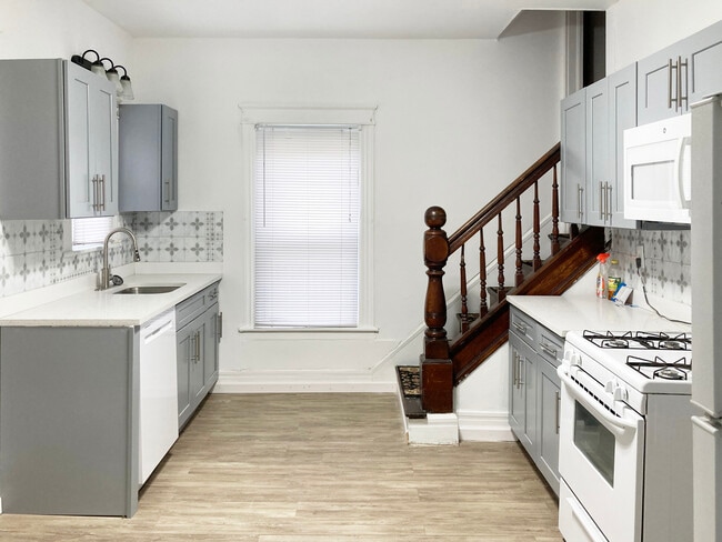 Building Photo - 179 West End Ave