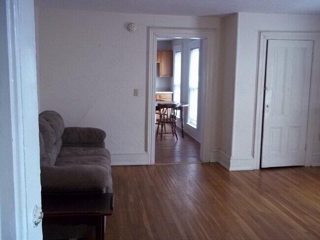Foto del edificio - 708 W 3rd St