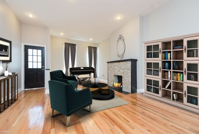 Building Photo - 106 S Gilmor St