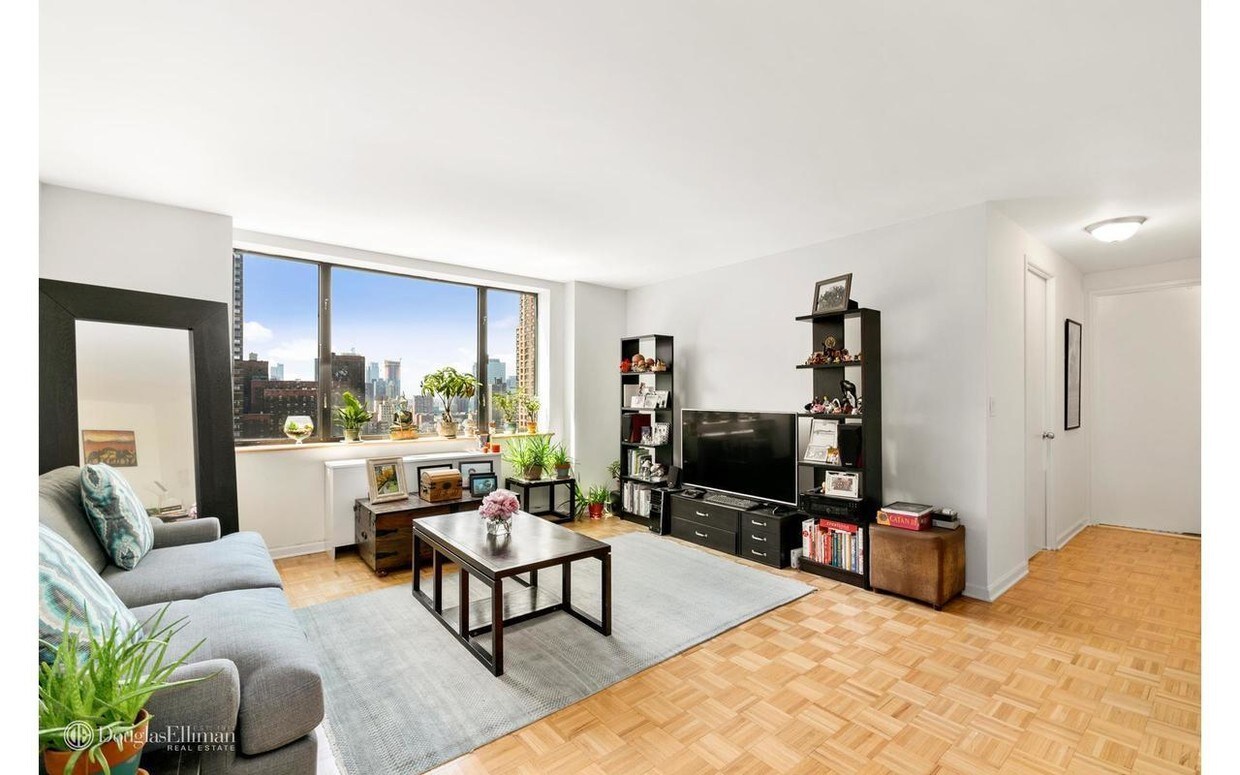 30 W 61st St, New York, NY 10023 Condo for Rent in New York, NY