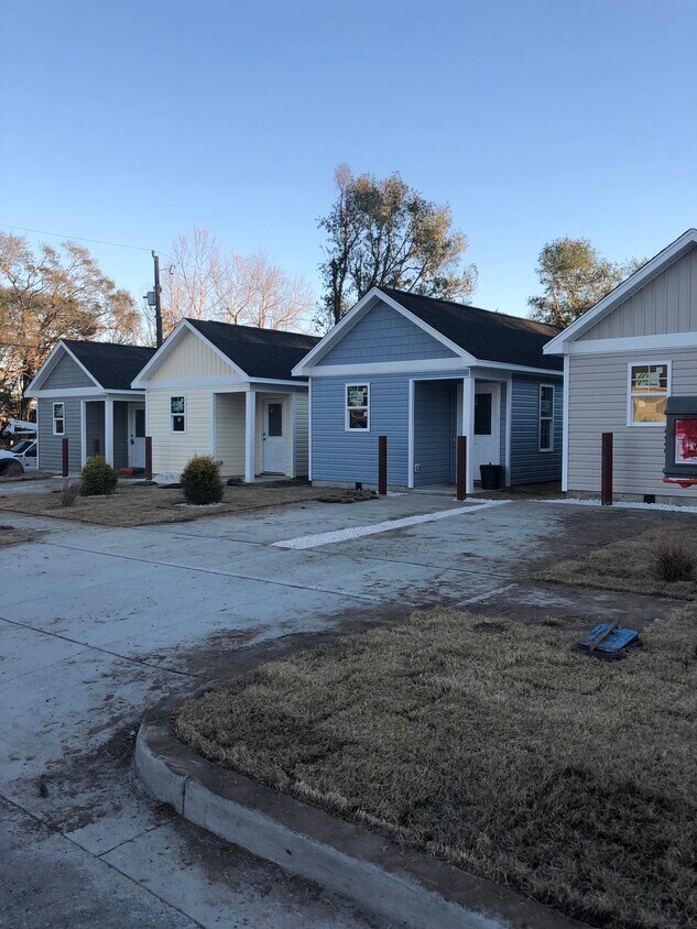 Primary Photo - 720 Kidder St