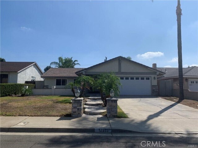 Primary Photo - 12533 Lewis Ave