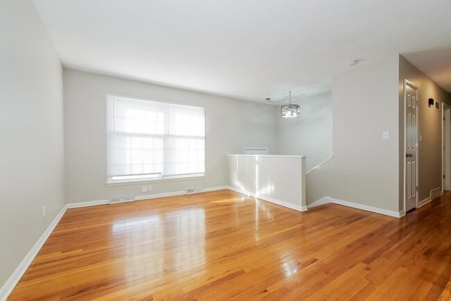 Building Photo - 420 NE 87th St