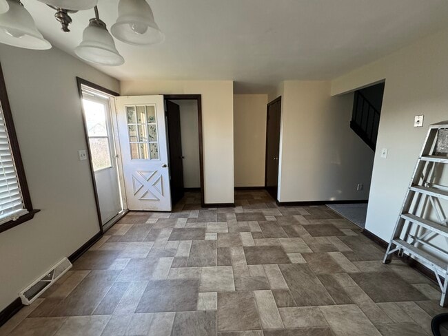 Building Photo - 3656 Sowles Rd