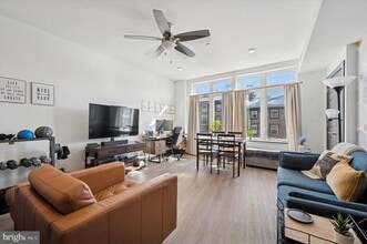 Building Photo - 124 Levering St