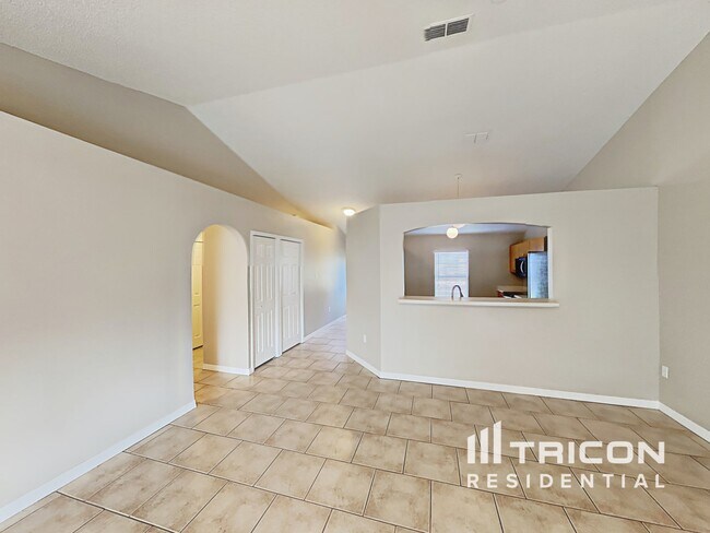 Building Photo - 521 Cloudcroft Dr