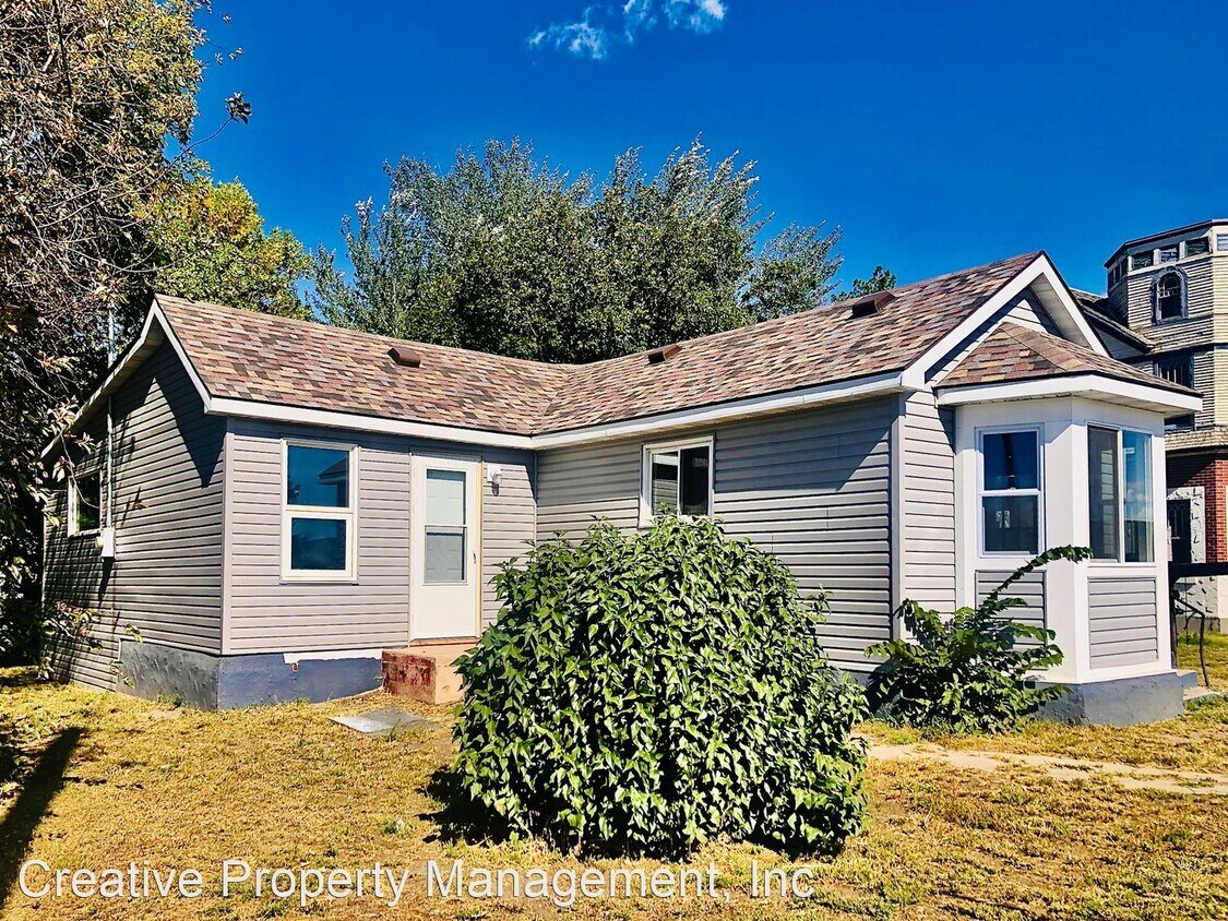 3 br, 1 bath House 114 4th Ave NW House Rental in Minot, ND