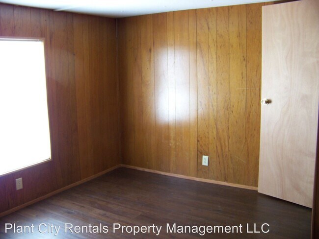 Foto del edificio - 4909 Coronet Rd