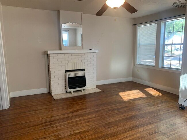 Building Photo - 1671 Dayton Ave