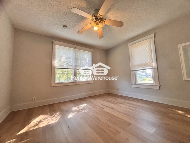 Building Photo - 416 8th St