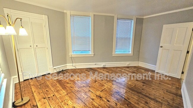 Building Photo - 25 Intervale Ave