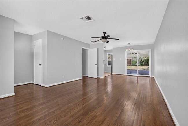 Foto del edificio - 1409 Wycliffe Dr