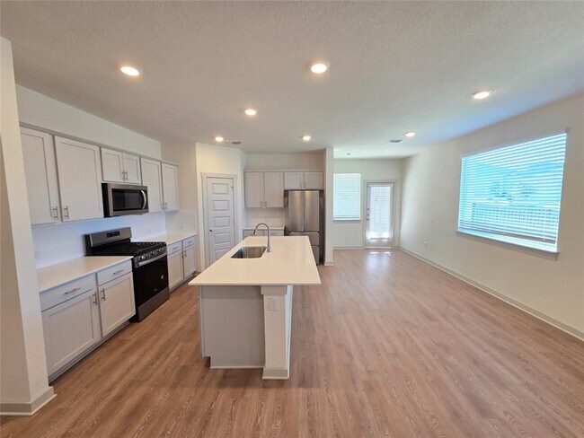 Foto del edificio - 10501 Gonzales Ranger Pass