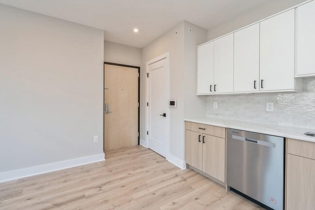 Building Photo - 201-205 Randolph Ave