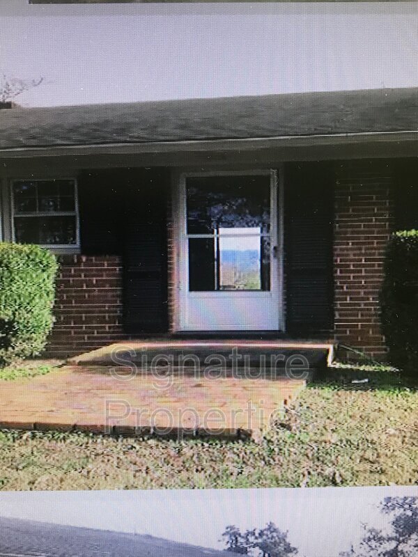 Building Photo - 120 Alvin Ln