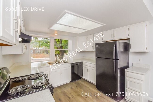 Building Photo - HOLIDAY SPECIAL! 6 WEEKS FREE RENT IF MOVE...