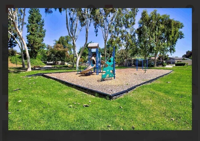 Building Photo - Beautifully Updated UTC Home with 2 Master Suites!