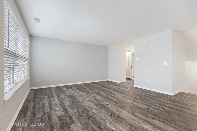 Foto del edificio - 354 Schubert Ct