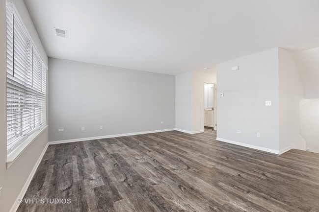 Foto del edificio - 358 Haydn Ct