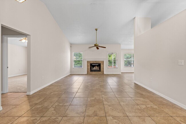 Foto del edificio - 3 Bedroom, 2 Bath Home in Broadmoor