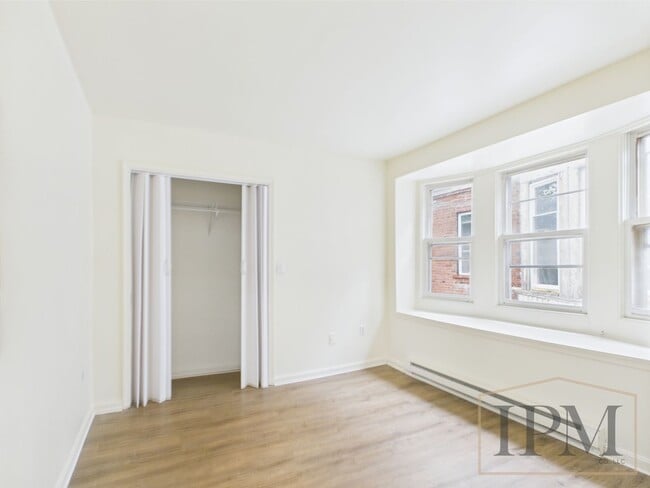 Foto del edificio - 4-bedroom, 1-bathroom home - Harrisburg Pa