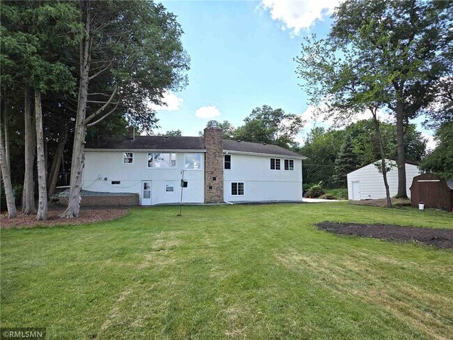 Foto del edificio - 3311 Interlachen Dr NE