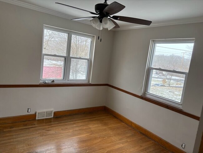 Comedor - 392 Mercer Rd