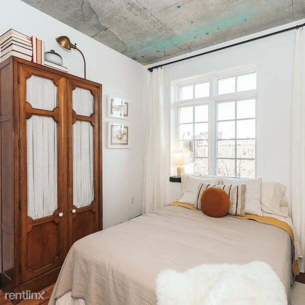 Building Photo - 8-3 Wyckoff Ave