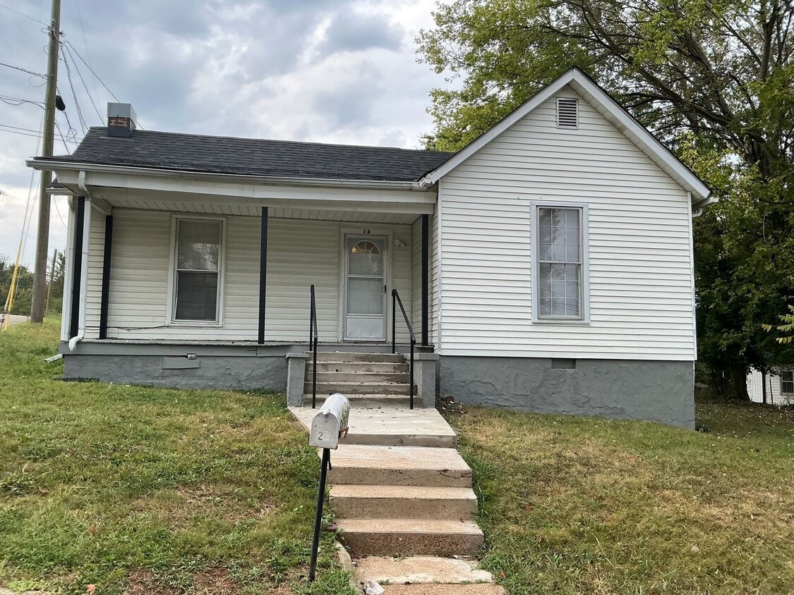Primary Photo - 28 Lawn St