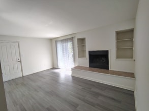 Building Photo - 600 Reusens Rd