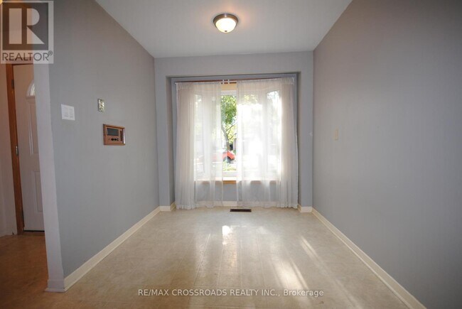 Building Photo - 1813 Shadybrook Dr